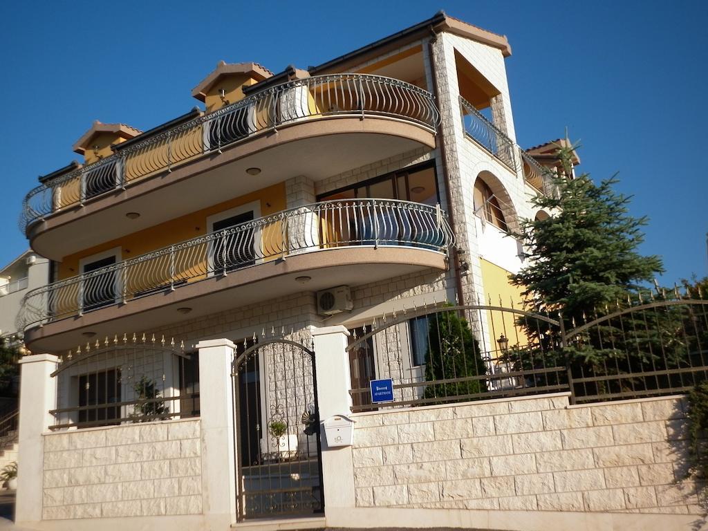 Apartments Ivona 2 Trogir Exterior photo