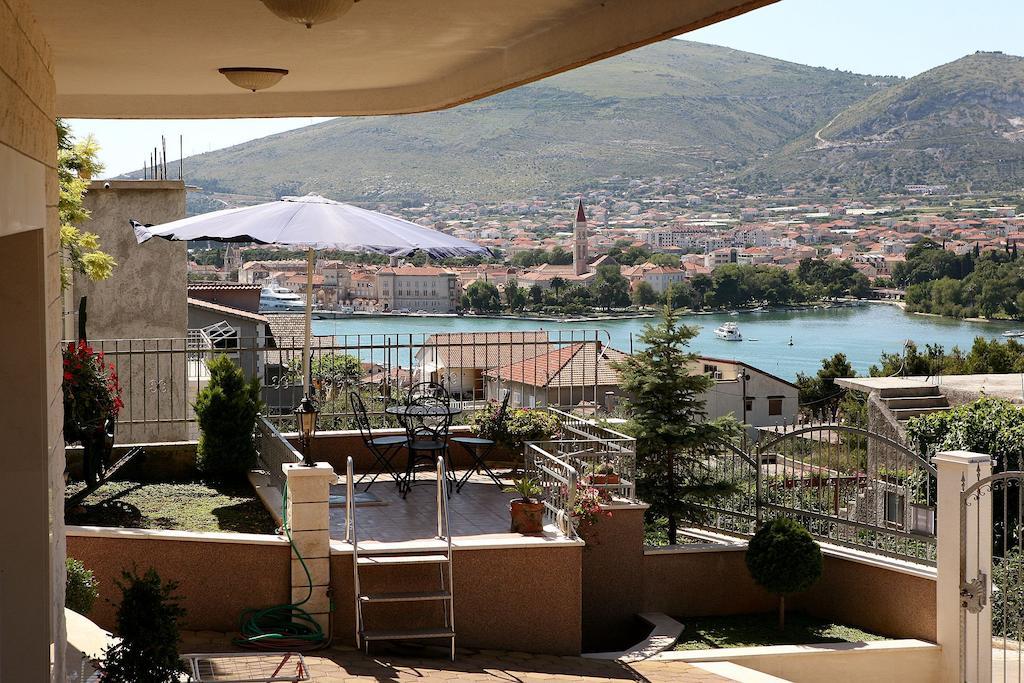 Apartments Ivona 2 Trogir Exterior photo