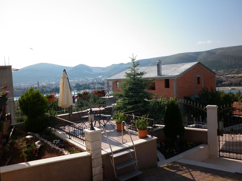 Apartments Ivona 2 Trogir Exterior photo