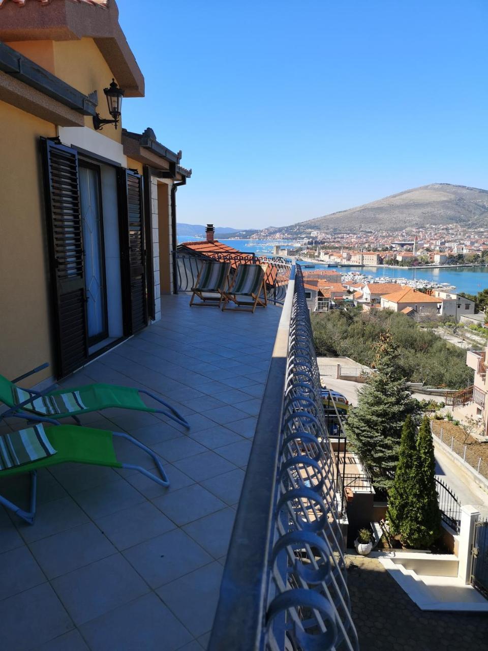 Apartments Ivona 2 Trogir Exterior photo